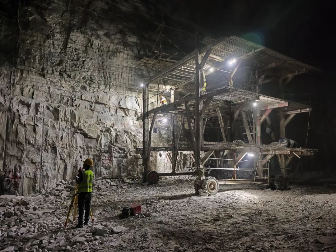 以山為勢，化水為能——烏海“超級蓄電池”建筑物電力系統安裝探秘